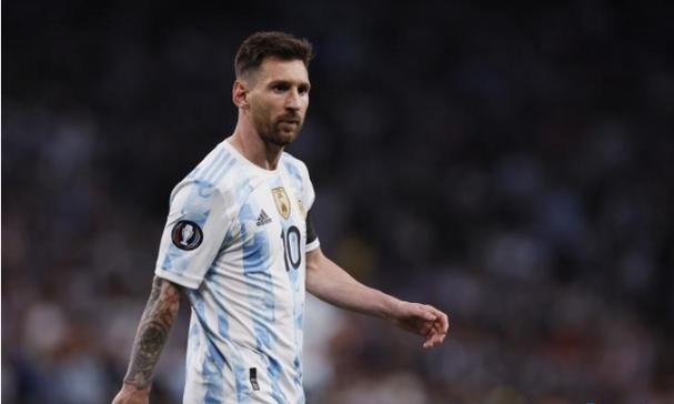 1973年军事题材挂历画,守卫海岛,鱼水情深,飞跃山涧,友谊长城